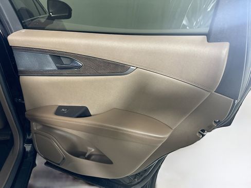 Used 2016 Lincoln MKX Reserve w/ Driver Assistance Package image 30