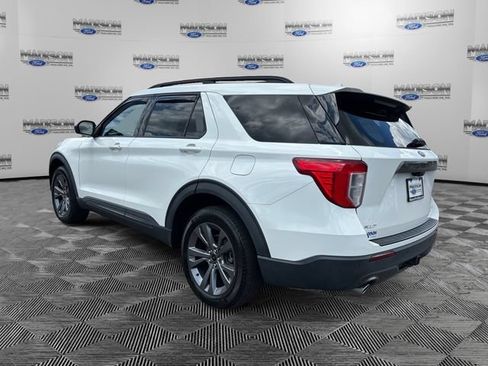 Used 2023 Ford Explorer XLT w/ Equipment Group 202A AWD/4WD image 3
