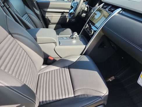 New 2026 Land Rover Discovery Limited Edition AWD/4WD image 3
