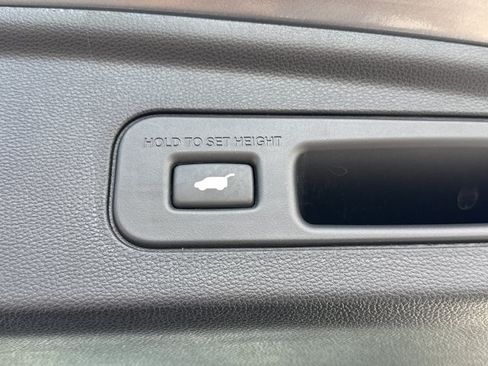 Used 2025 Acura MDX w/ Technology Package FWD image 11