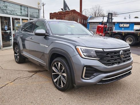 Used 2025 Volkswagen Atlas Cross Sport SEL Premium R-Line image 7