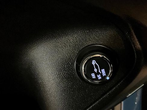 Used 2023 Chevrolet TrailBlazer RS w/ Sun and Liftgate Package image 31