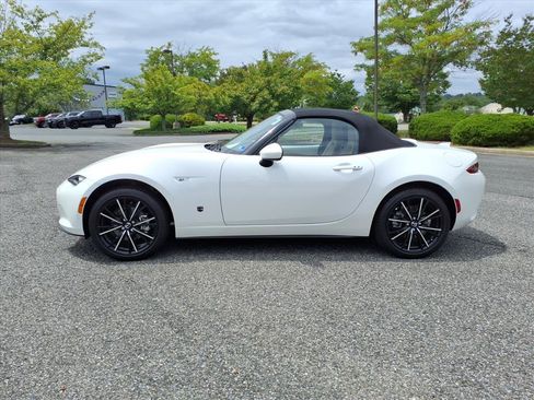 Used 2025 MAZDA MX-5 Miata Grand Touring RWD image 13