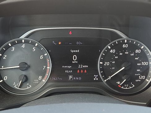Used 2023 Nissan Titan SV w/ SV Convenience Package AWD/4WD image 18