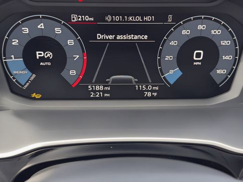 Used 2025 Audi Q3 2.0T Premium w/ Convenience Package image 23