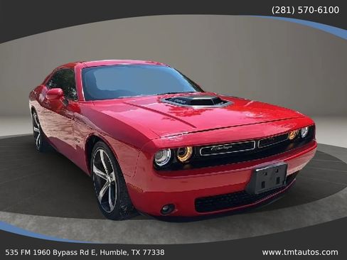 Used 2016 Dodge Challenger R/T RWD image 1