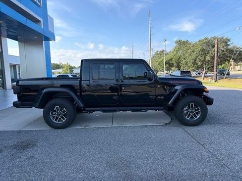 Used 2025 Jeep Gladiator Mojave AWD/4WD image 4