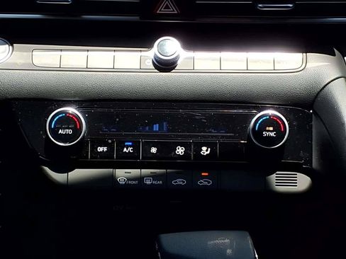 Certified 2024 Hyundai Elantra SEL FWD image 14