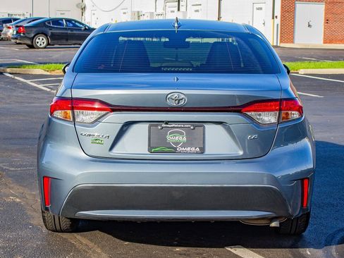 Used 2021 Toyota Corolla LE image 8