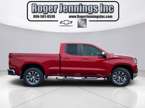 Used 2024 Chevrolet Silverado 1500 LT AWD/4WD image 5