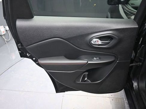 Used 2021 Jeep Cherokee Trailhawk w/ Premium Leather Package image 15