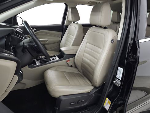 Used 2017 Ford Escape Titanium w/ Canadian Touring Package AWD/4WD image 14