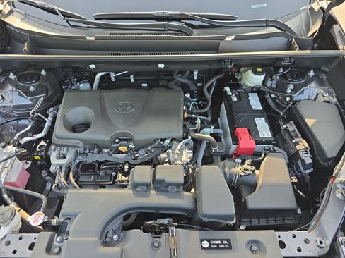 Used 2024 Toyota RAV4 XLE FWD image 27