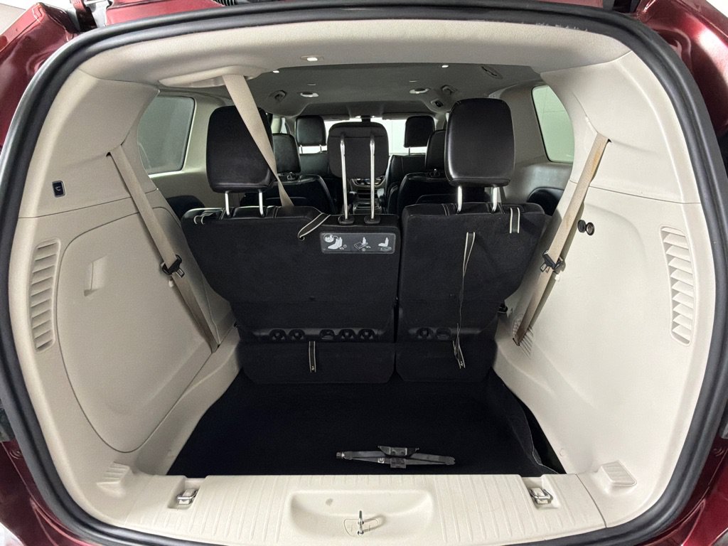 Used 2020 Chrysler Voyager Lxi FWD image 17