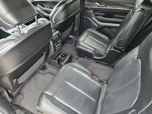 Used 2022 Jeep Grand Cherokee L Overland w/ Luxury Tech Group IV AWD/4WD image 12
