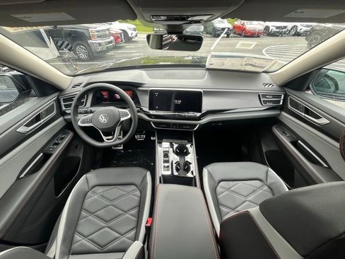 New 2026 Volkswagen Atlas Peak Edition AWD/4WD image 13