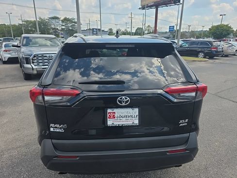 Certified 2020 Toyota RAV4 XLE w/ Convenience Package AWD/4WD image 6