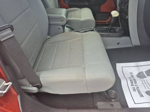 Used 2009 Jeep Wrangler Unlimited Sahara AWD/4WD image 16