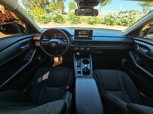Used 2025 Honda Accord SE image 19