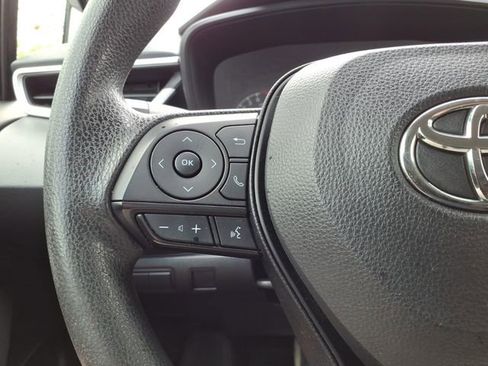 Used 2021 Toyota Corolla LE FWD image 25