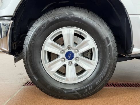 Used 2016 Ford F150 XLT AWD/4WD image 9