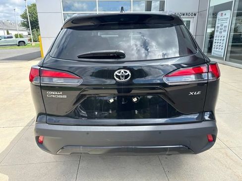 Used 2025 Toyota Corolla Cross XLE FWD image 6