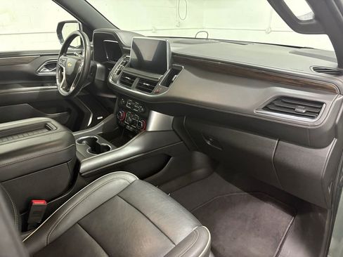 Used 2023 Chevrolet Suburban Premier image 22