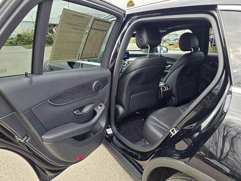 Used 2020 Mercedes-Benz GLC 300 image 17