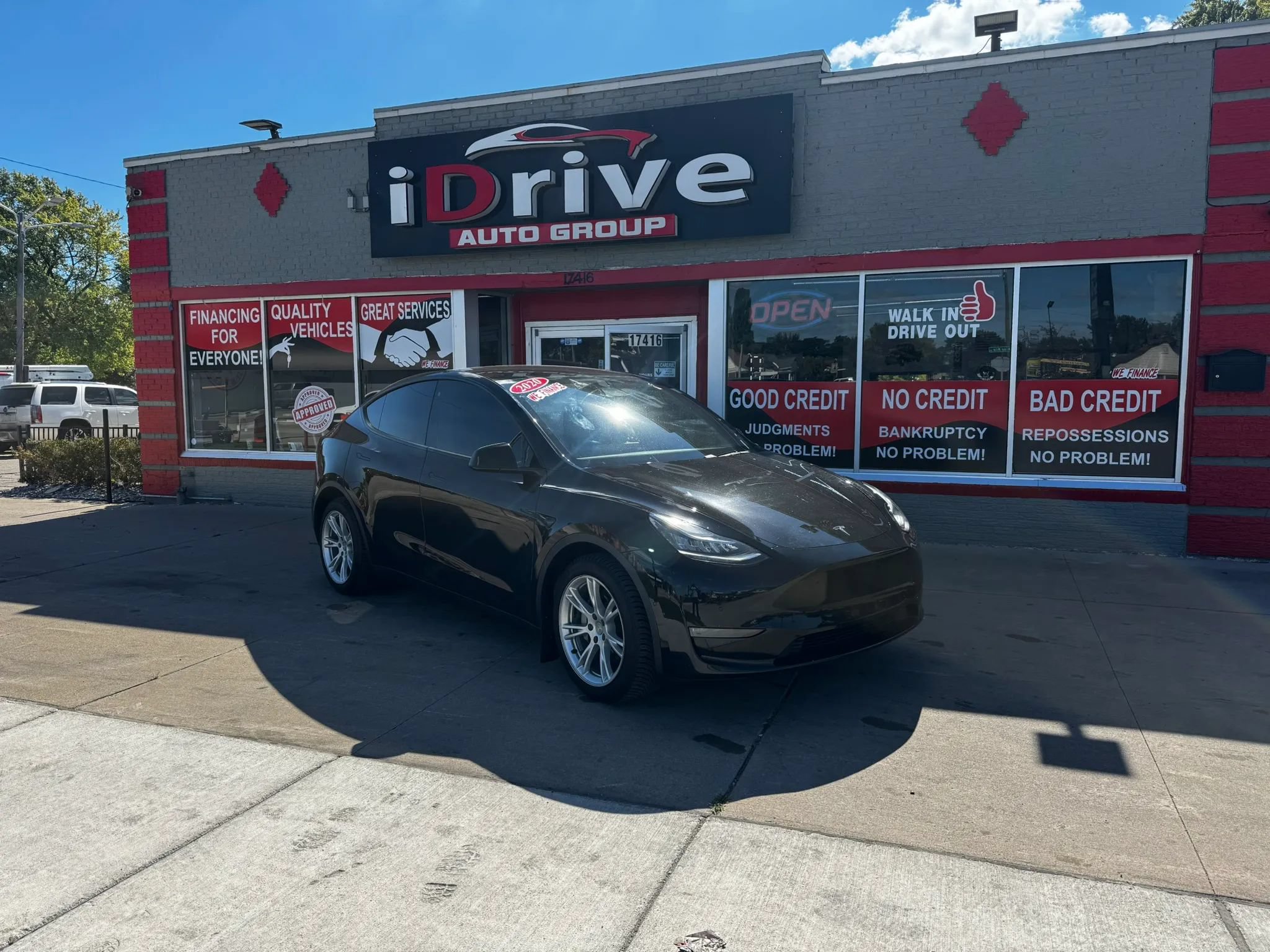 Used 2020 Tesla Model Y Long Range AWD/4WD image 1