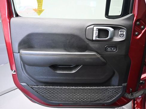 Used 2021 Jeep Wrangler Unlimited Sahara image 9