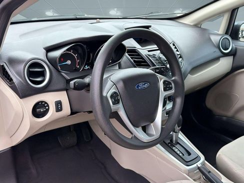 Used 2019 Ford Fiesta SE FWD image 4