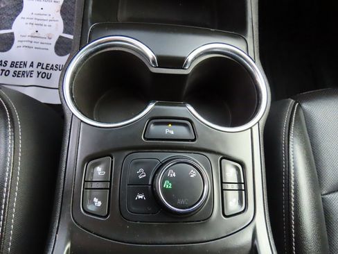 Used 2022 GMC Terrain SLT w/ Tech Package image 35