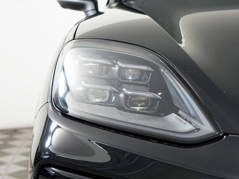 New 2026 Porsche Cayenne Coupe AWD/4WD image 11