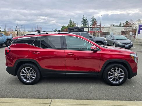 Used 2022 GMC Terrain SLT w/ Infotainment Package II image 6