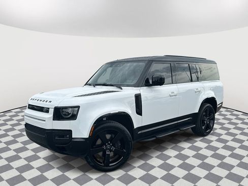 Used 2025 Land Rover Defender 130 X-Dynamic SE AWD/4WD image 1
