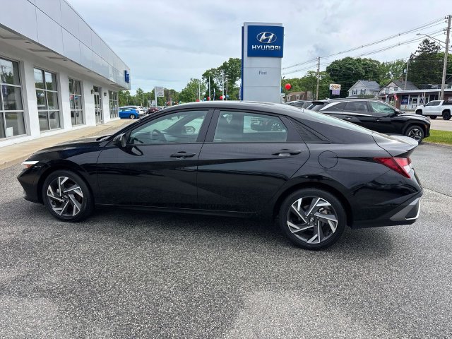 Used 2025 Hyundai Elantra Sport FWD image 5