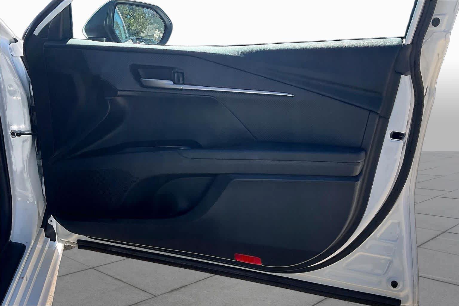 Used 2025 Toyota Camry SE FWD image 22