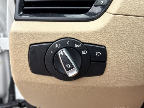 Used 2015 BMW X1 sDrive28i RWD image 37