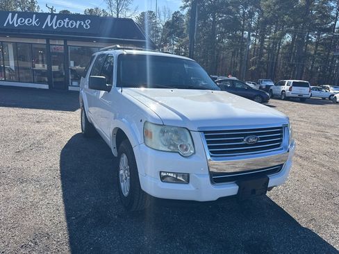 Used 2010 Ford Explorer XLT image 13