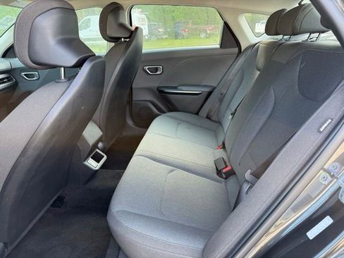 Used 2025 Kia K4 FWD image 5