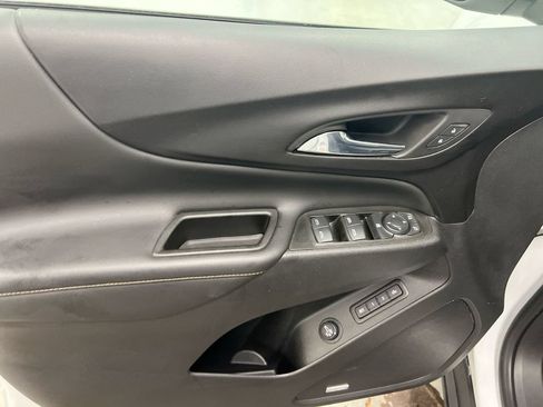 Used 2021 Chevrolet Equinox Premier FWD image 21