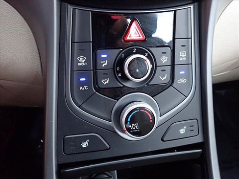 Used 2014 Hyundai Elantra Limited FWD image 17