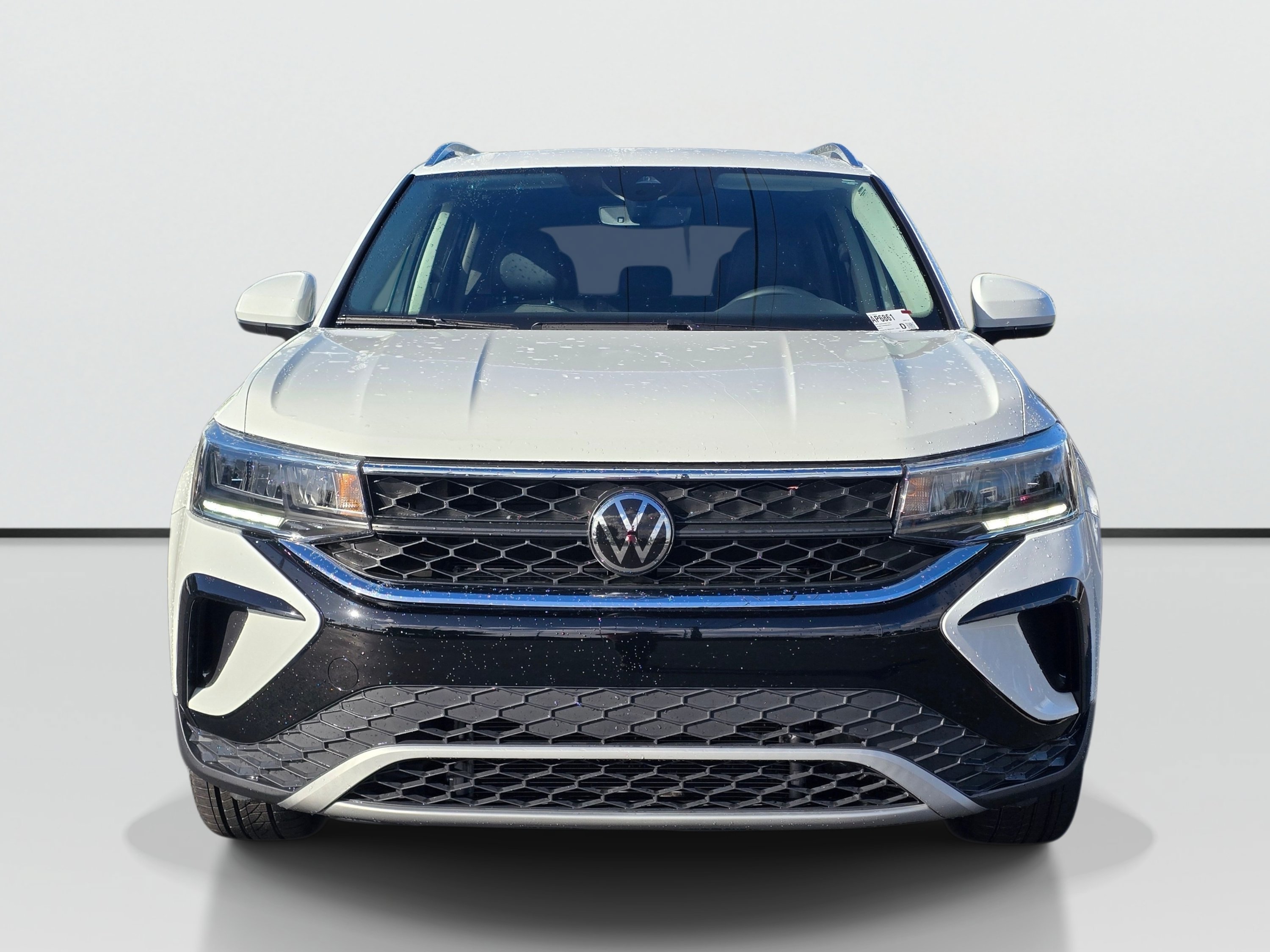 Used 2023 Volkswagen Taos SE w/ Panoramic Sunroof Package AWD/4WD image 8