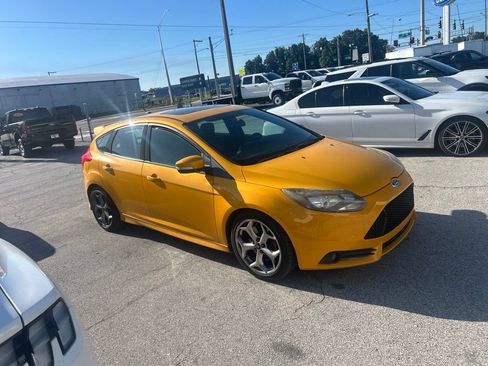 Used 2014 Ford Focus ST w/ Equipment Group 202A FWD image 1