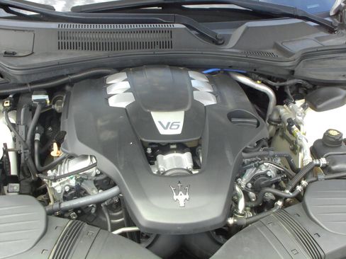 Used 2018 Maserati Ghibli RWD image 28