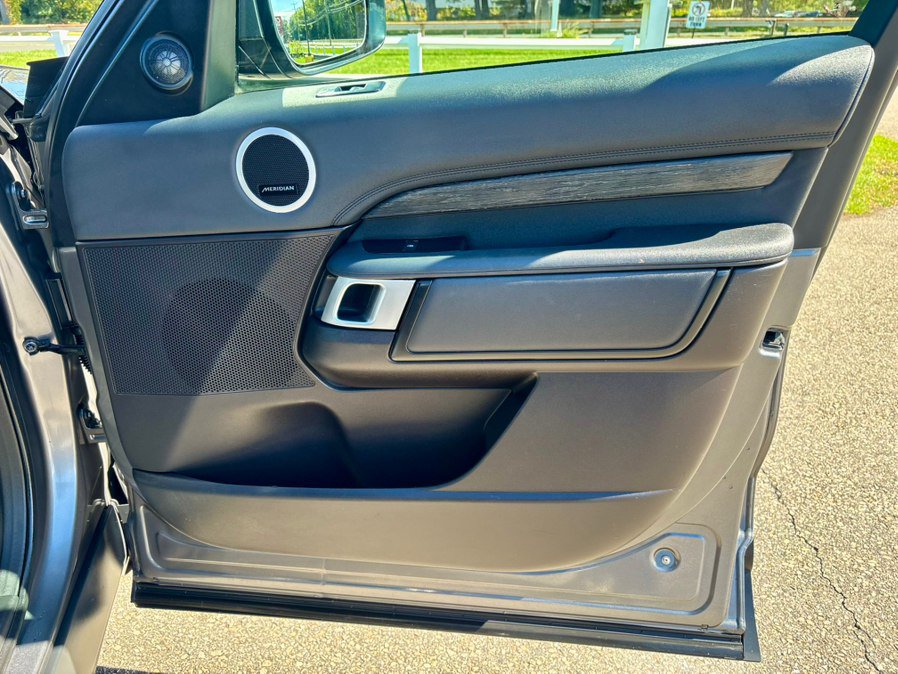 Used 2018 Land Rover Discovery HSE AWD/4WD image 10