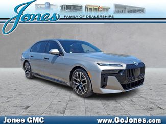 Used 2024 BMW i7 xDrive60 AWD/4WD video 1
