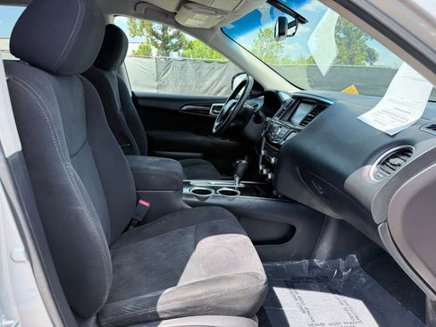 Used 2015 Nissan Pathfinder SV FWD image 18