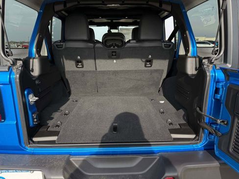 New 2025 Jeep Wrangler Unlimited Rubicon image 19
