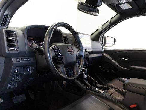 Used 2022 Nissan Frontier PRO-4X w/ Pro-4X Premium Package AWD/4WD image 23